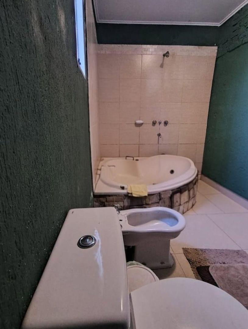 Foto de VENTA EN COLASTINÉ NORTE: Casa Amplia con Gran SUM y Jardín USD 40.000, imagen 3