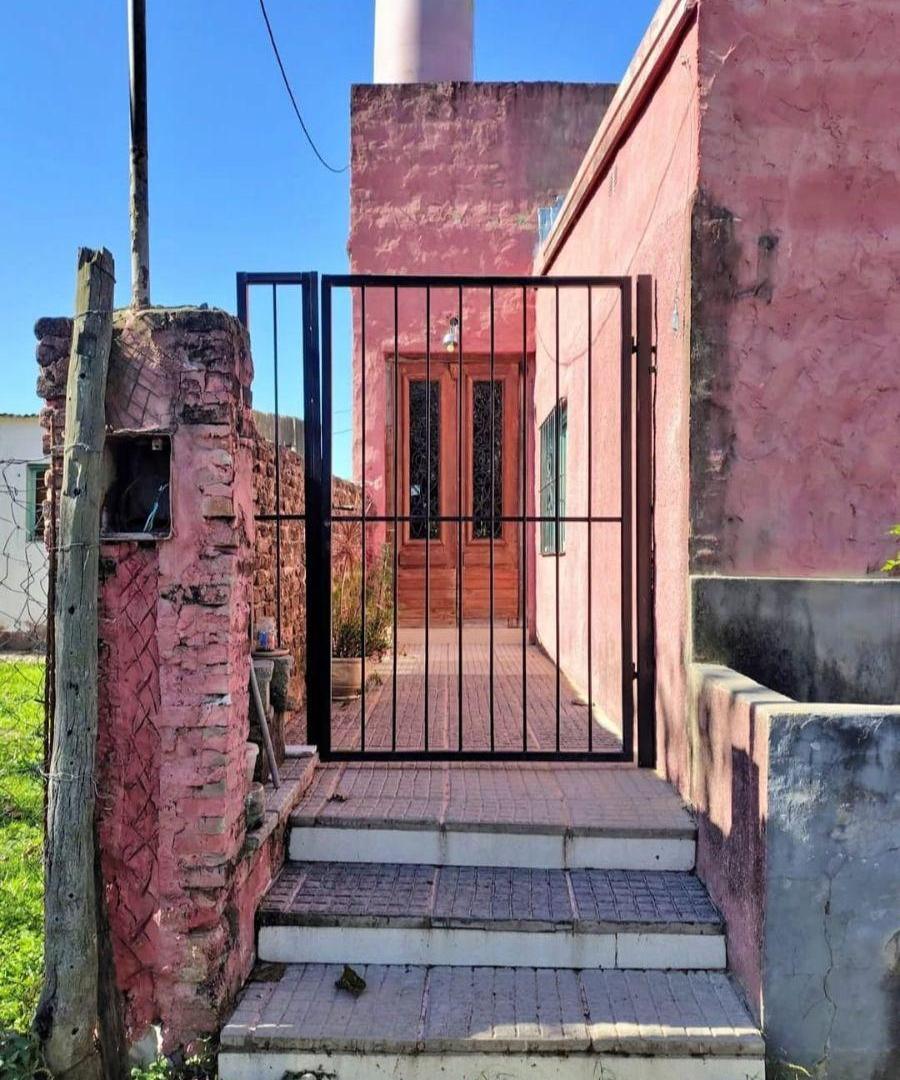 VENTA EN COLASTINÉ NORTE: Casa Amplia con Gran SUM y Jardín
USD 40.000 (Precio negociable)