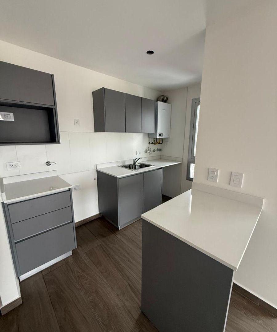 Foto de DEPARTAMENTO EN VENTA A ESTRENAR Boulevard Pellegrini 2955 Torre Milán, imagen 1