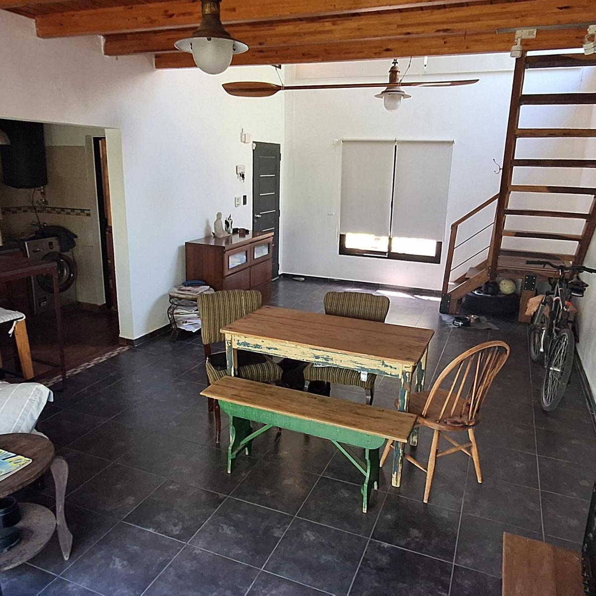 Casa. Ideal Turismo o Vivienda con Pileta. Dos Lotes Esquina. Terreno: 20x36 m 3