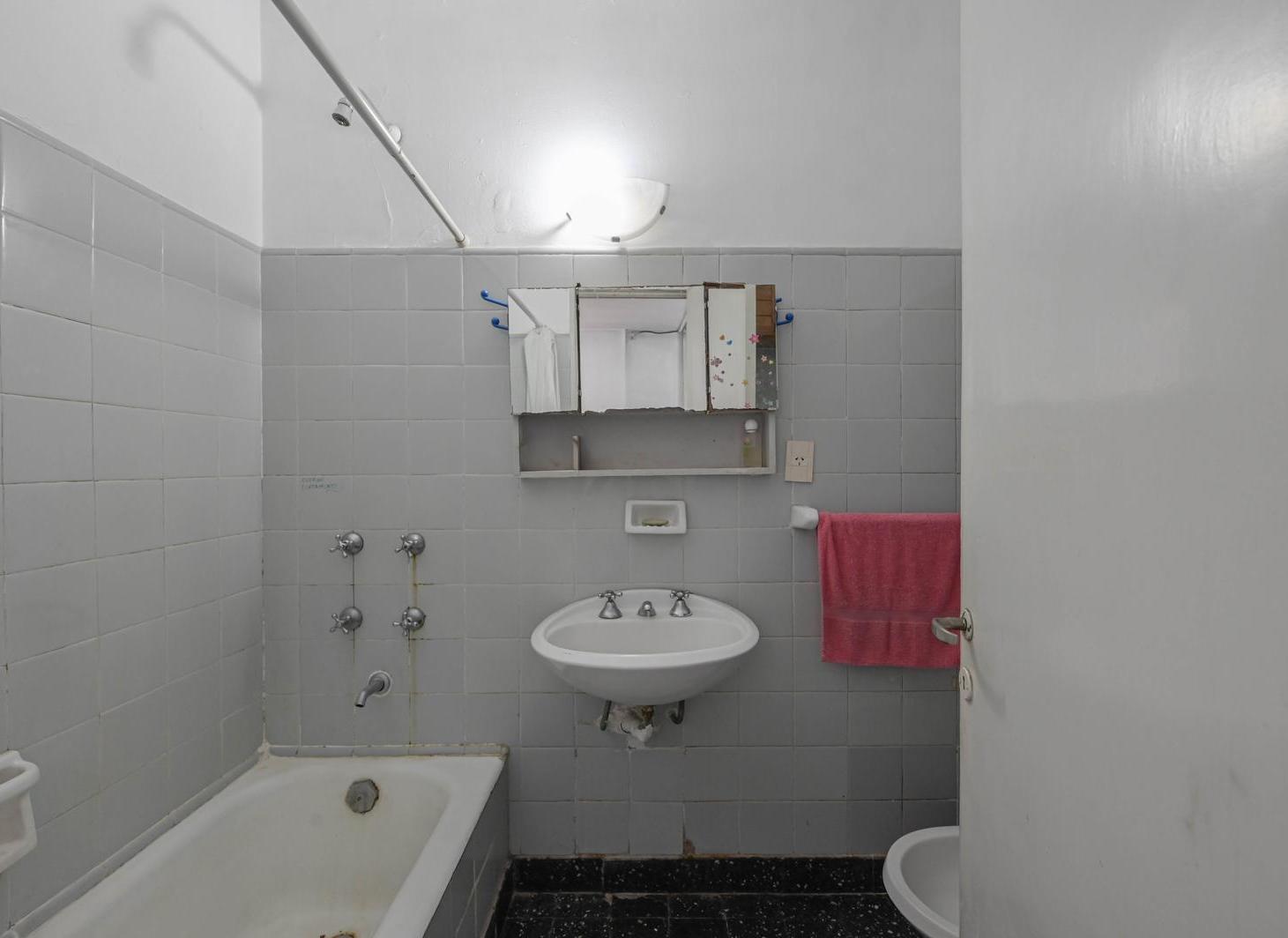 Foto de Departamento en venta en Villa General Mitre – Muy luminoso – 3° piso, imagen 1