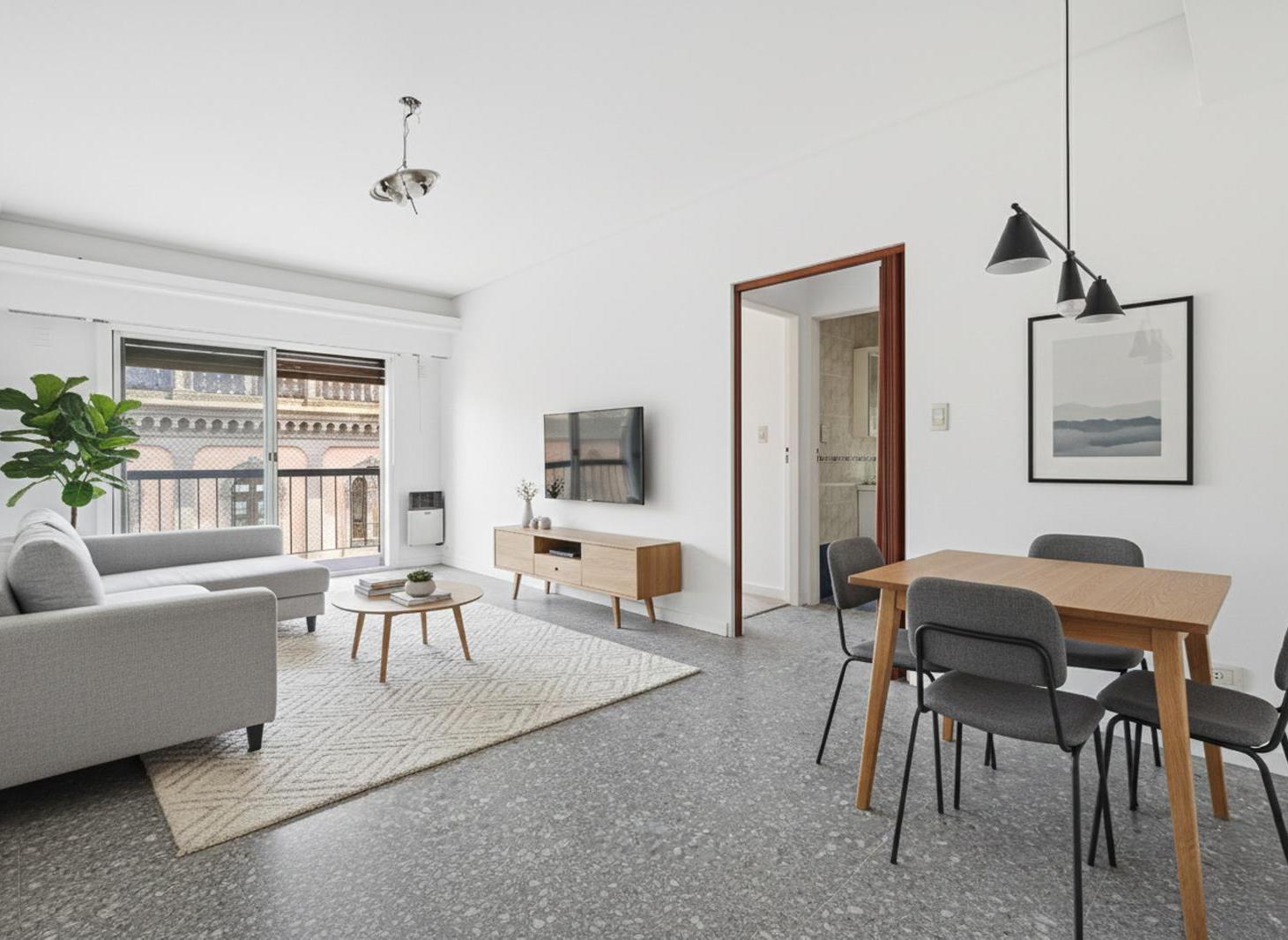 Foto de venta Departamento 3 ambientes al frente con balcón – Subte Línea E a, imagen 2
