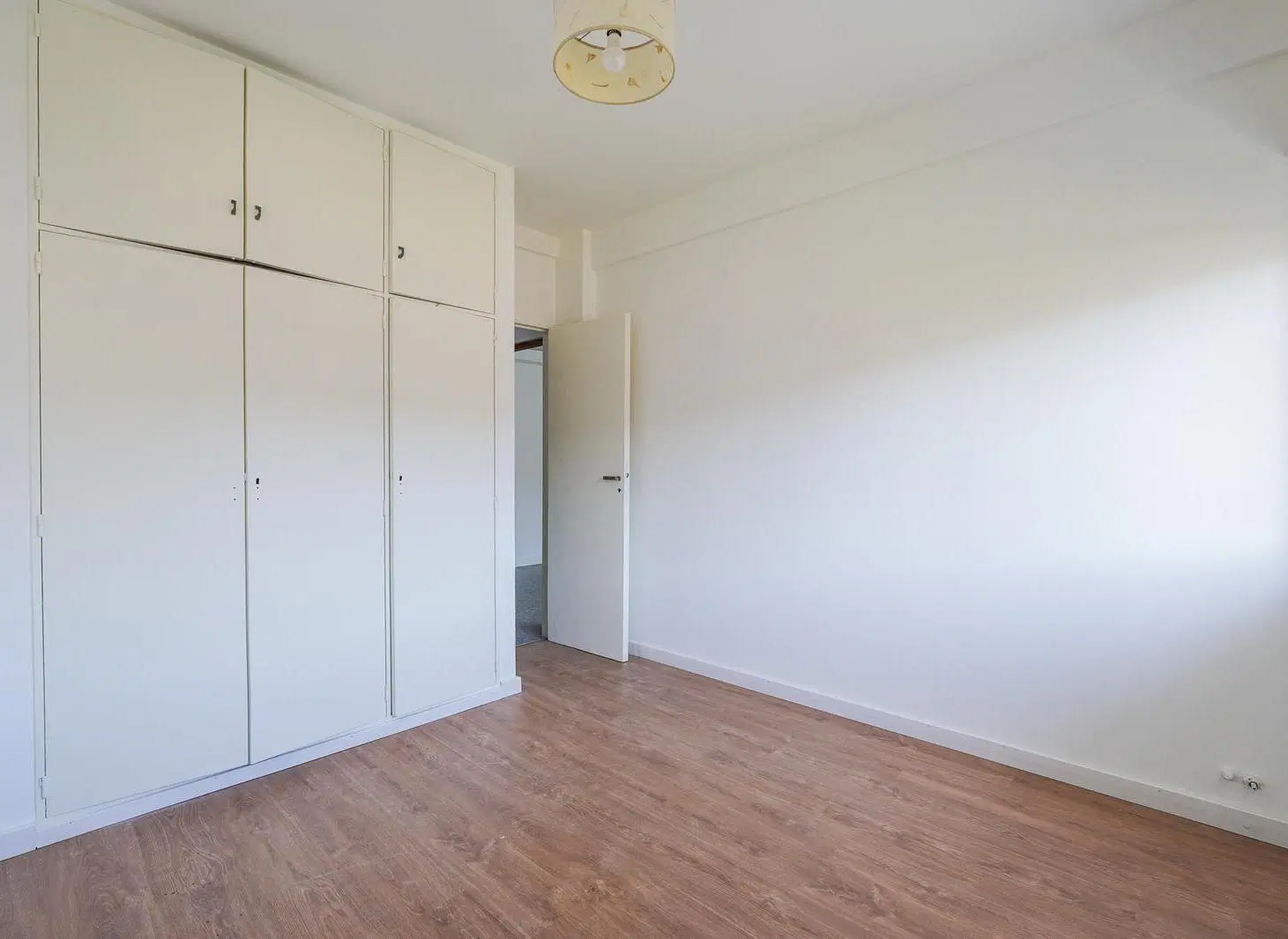 venta Departamento 3 ambientes al frente con balcón – Subte Línea E a metros 4