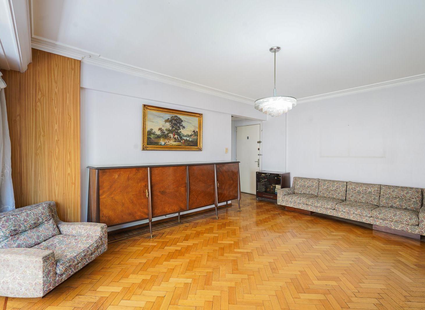 Foto de VENTA DEPARTAMENTO DE 3 AMBIENTES CON BALCÓN CORRIDO EN ALMAGRO, imagen 2