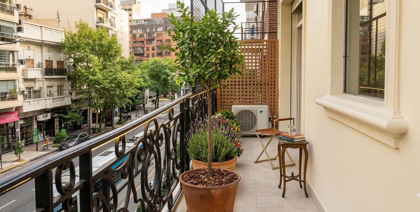 Foto de Recoleta | 4 amb 130 m² | Piso de categoría con balcón y gran recepción, imagen 2