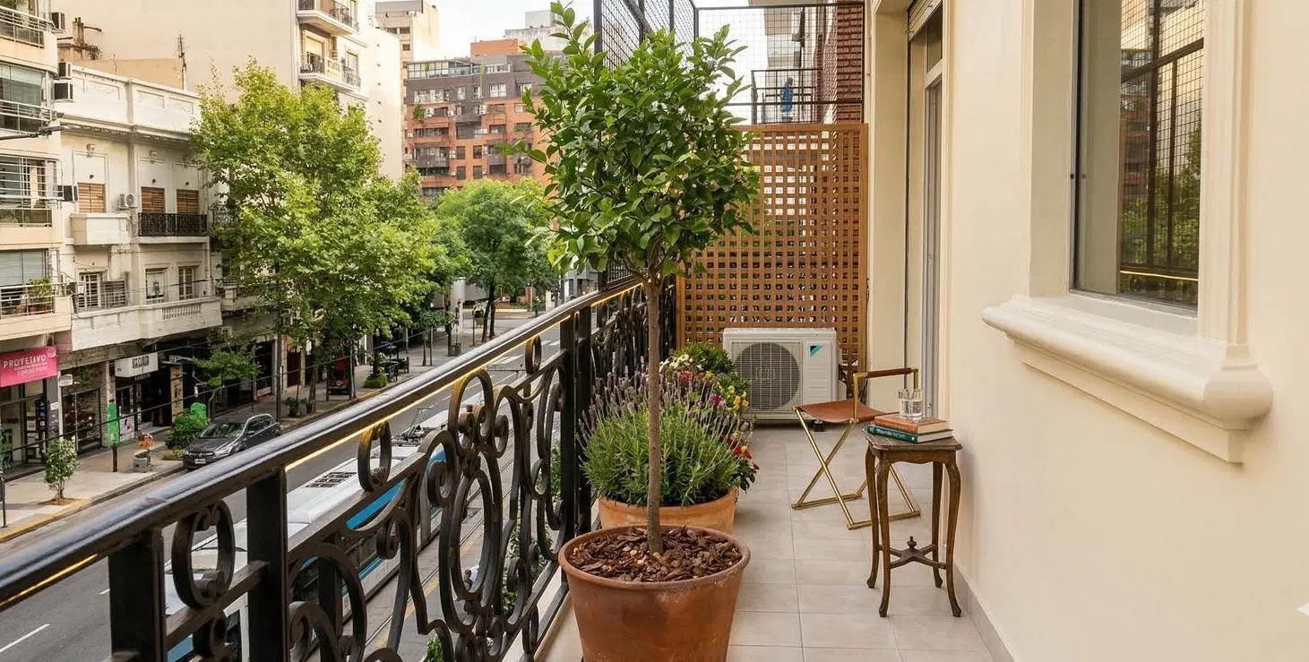 Recoleta | 4 amb 120 m² | Piso de categoría con balcón y gran recepción 2