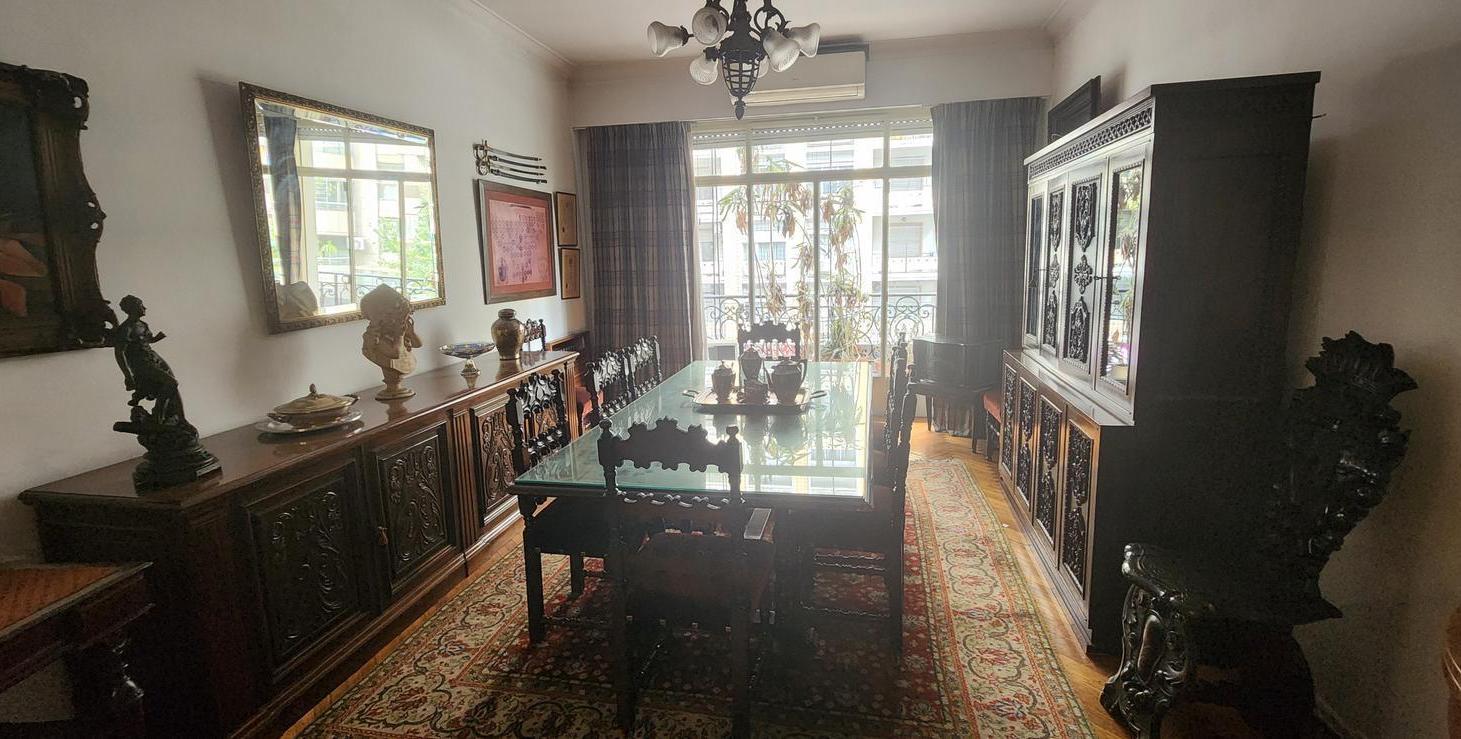Recoleta | 4 amb 120 m² | Piso de categoría con balcón y gran recepción