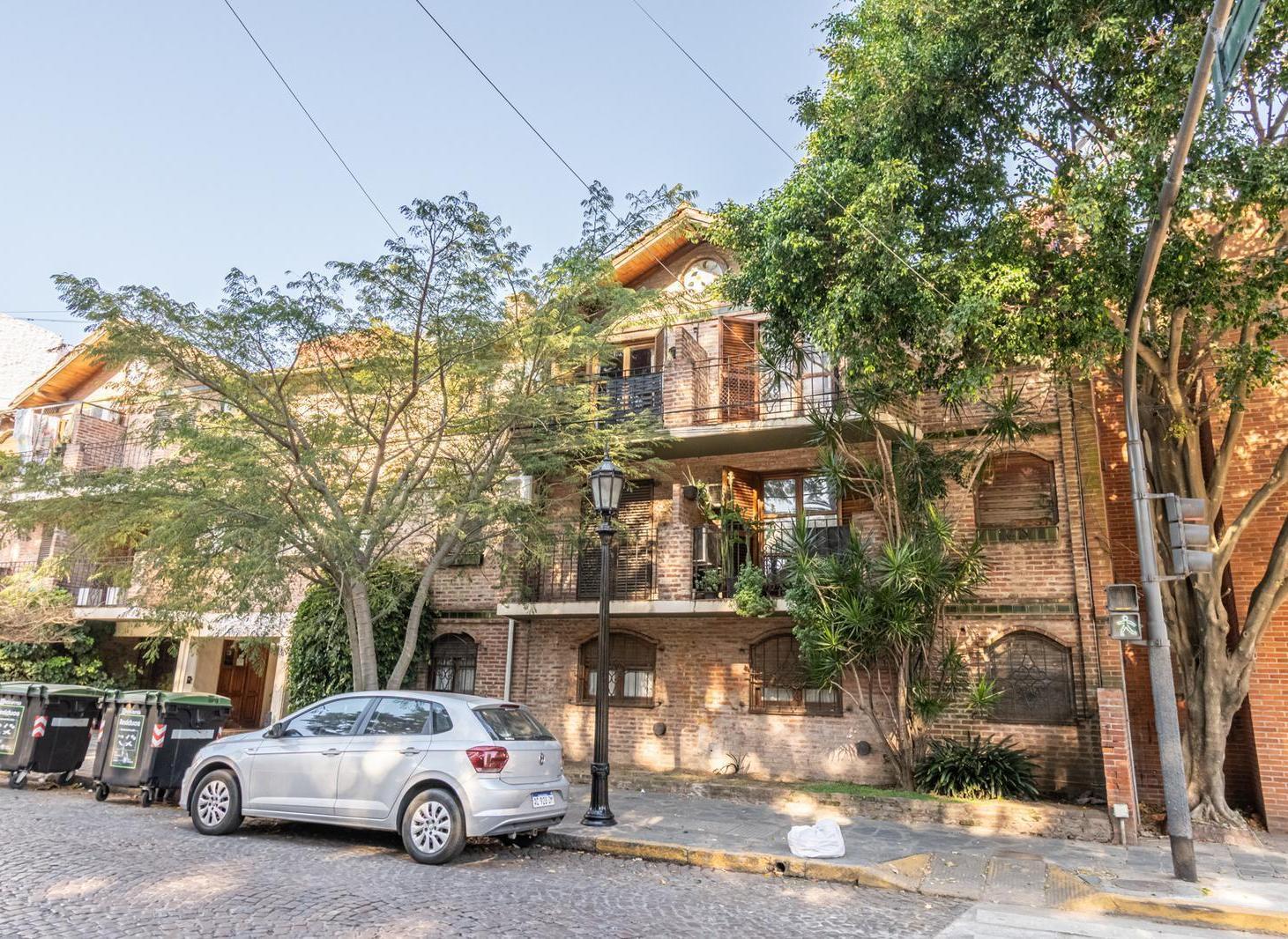 Departamento Dúplex 4 ambientes con Terraza Propia y Cochera en San Isidro Apto Crédito