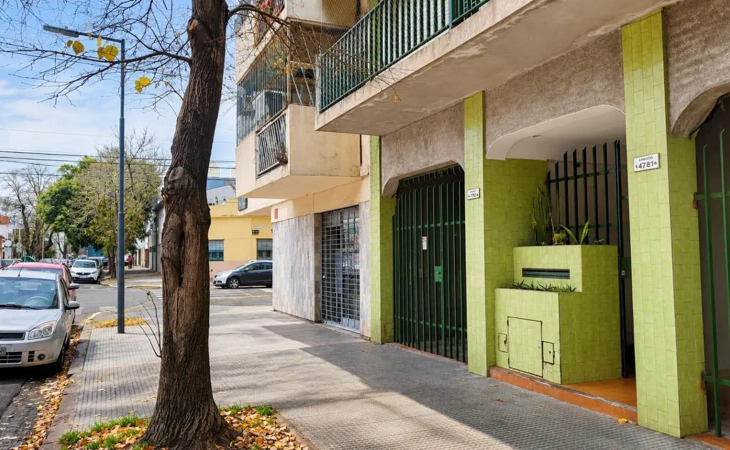 VENTA COCHERA VILLA PUEYRREDON TECHADA ZONA COMERCIAL 3