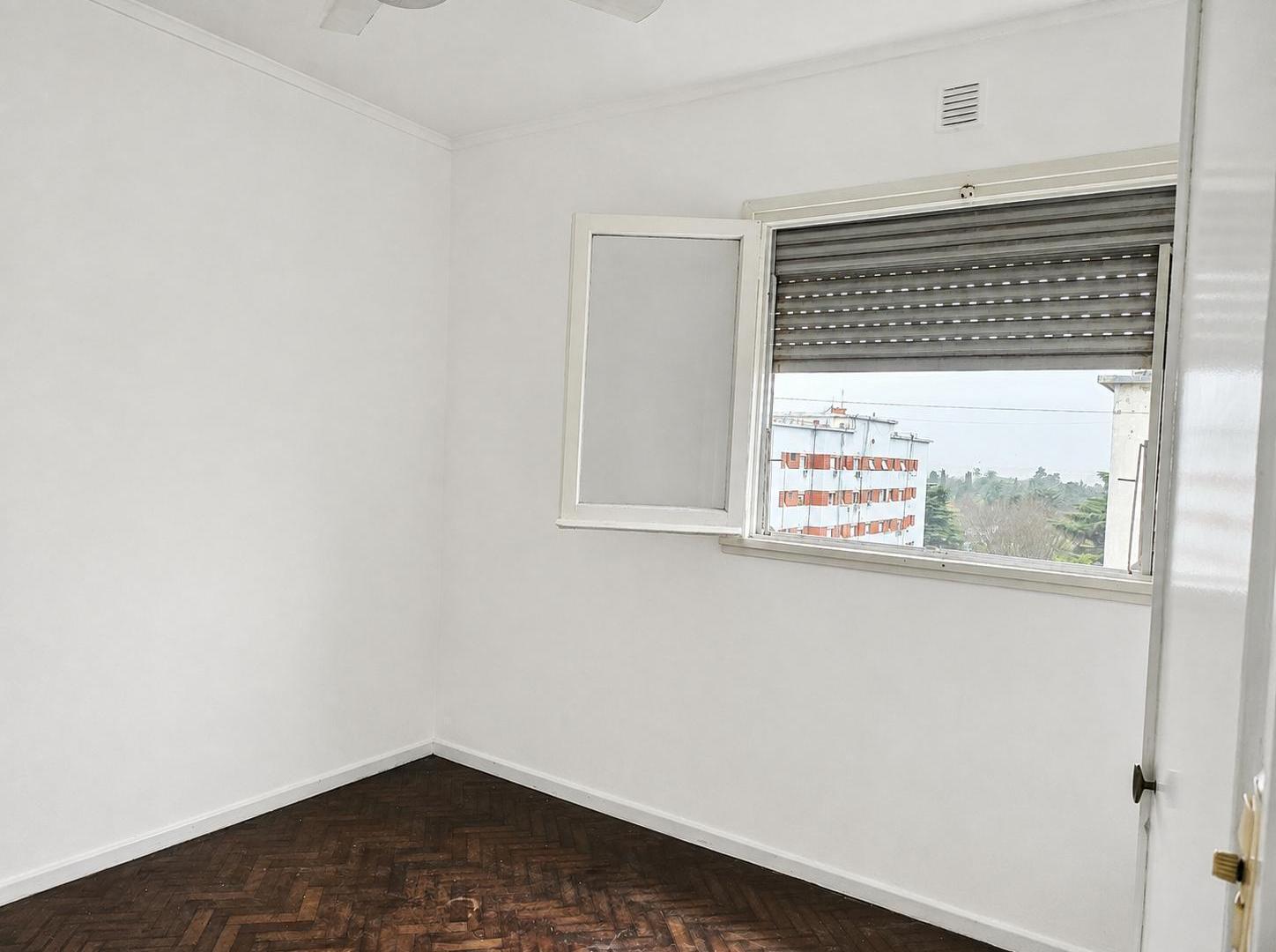 Foto de VENTA Departamento 4 ambientes Parque Avellaneda, GBA SUR, imagen 2