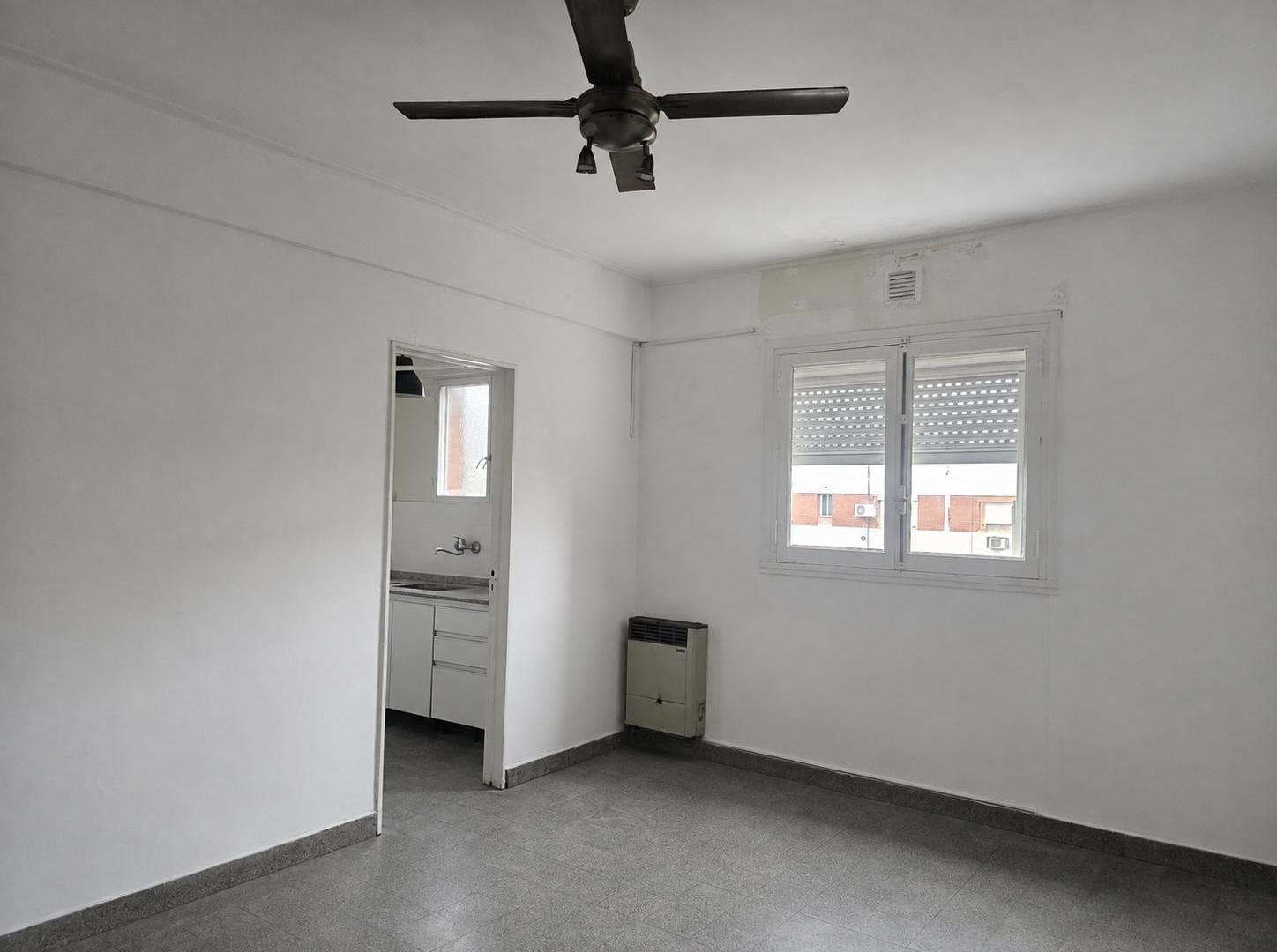 Foto de VENTA Departamento 4 ambientes Parque Avellaneda, GBA SUR, imagen 1