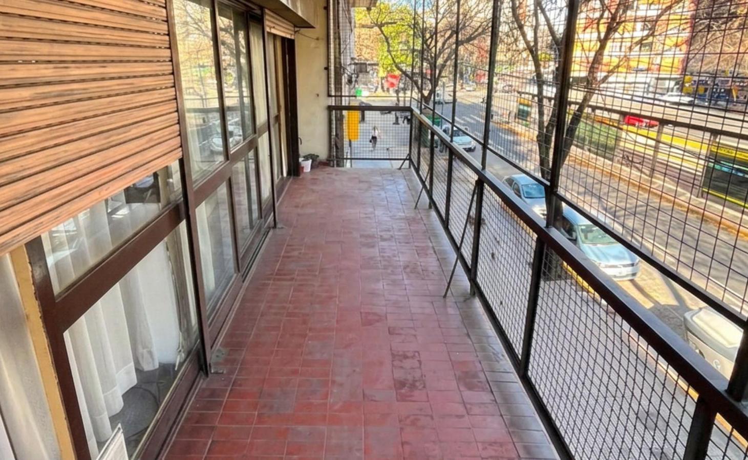 Foto de DEPARTAMENTO EN VENTA 3 AMBIENTES CON BALCON Y PATIO LA BOCA, CABA, imagen 1