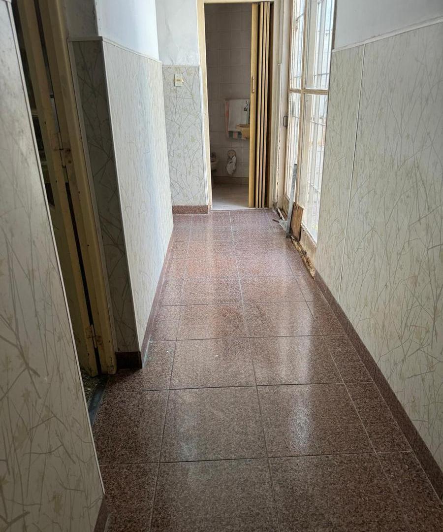 Foto de Casa en venta a refaccionar de 5 amb en Paternal con garage, CABA, imagen 3