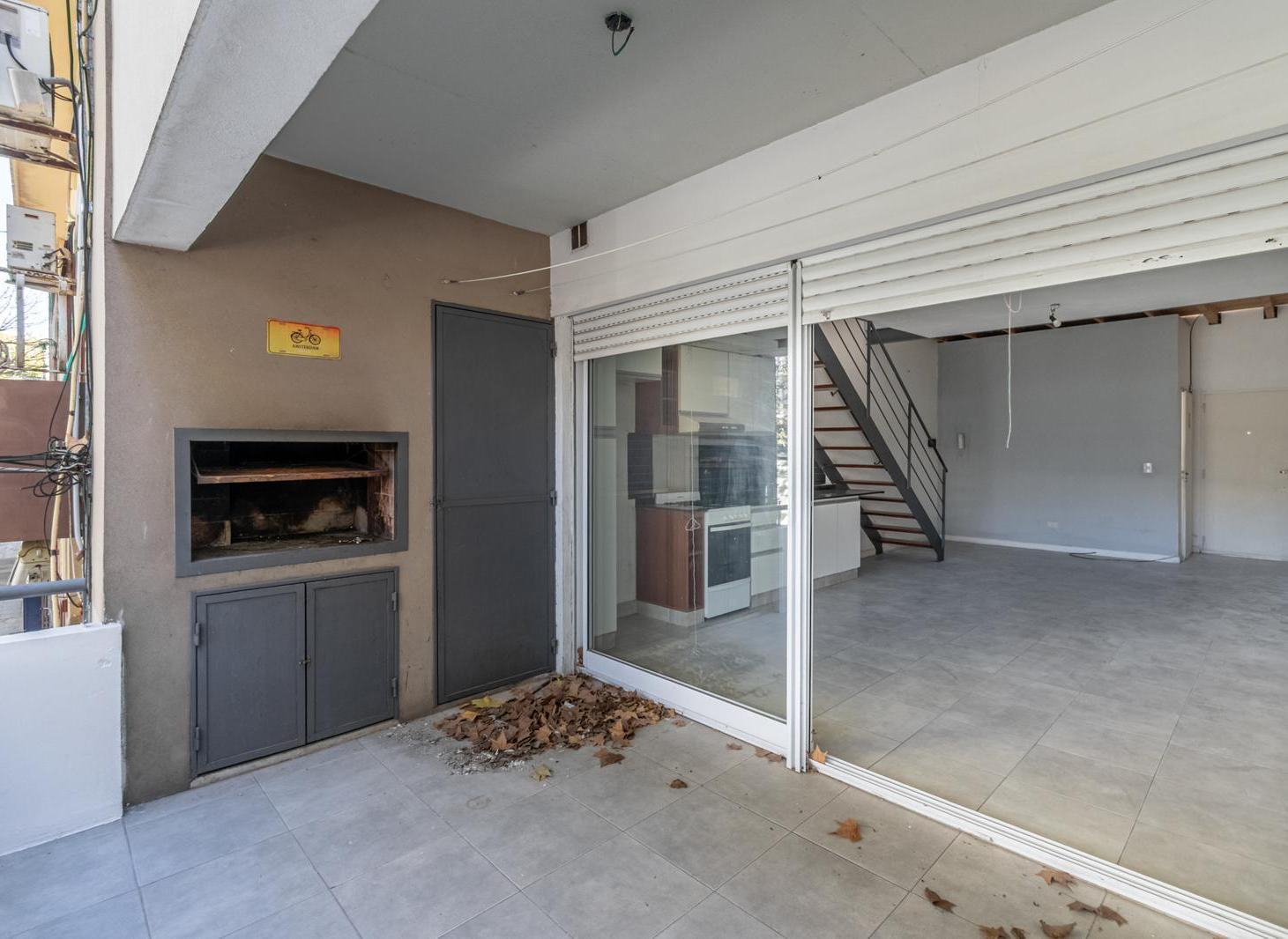 Foto de VENTA PH DUPLEX 3 AMBIENTES CON COCHERA – VILLA URQUIZA APTO CRÉDITO, imagen 3