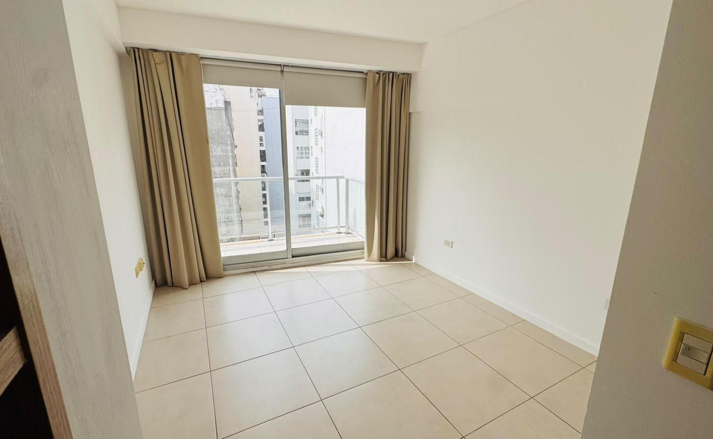 Foto de Alquiler Departamento 2 Ambientes con Balcón y Baulera Recoleta CABA, imagen 1