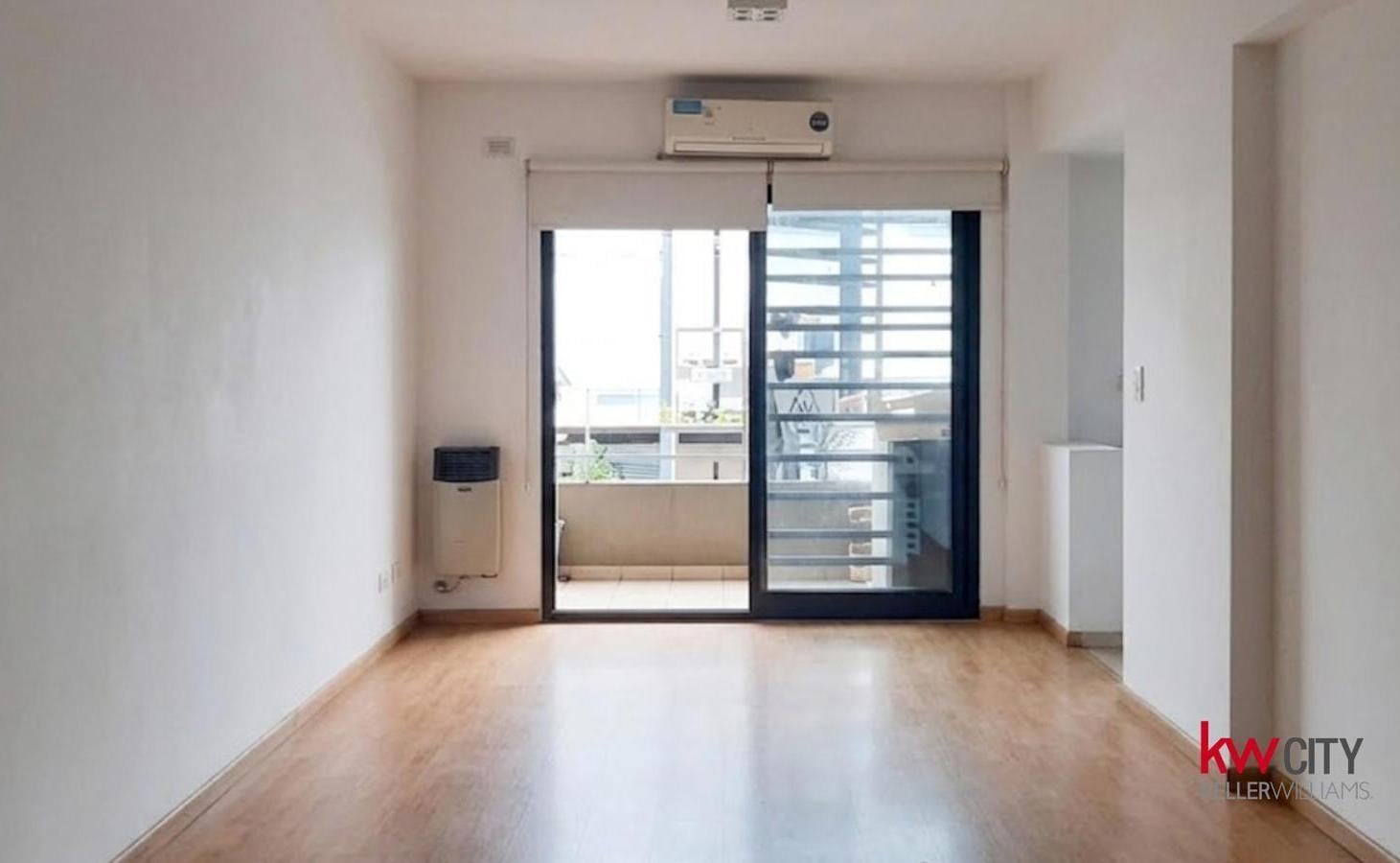 Foto de VENTA DEPARTAMENTO 2 AMBIENTES COGHLAN - BALCON ATERRAZADO, imagen 2