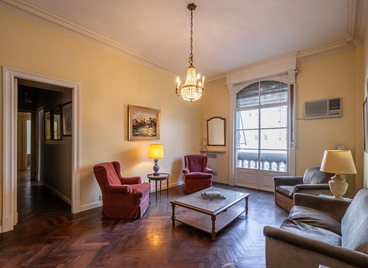Foto de Venta Departamento de Estilo 4 Ambientes con Dependencia 146 m², imagen 3