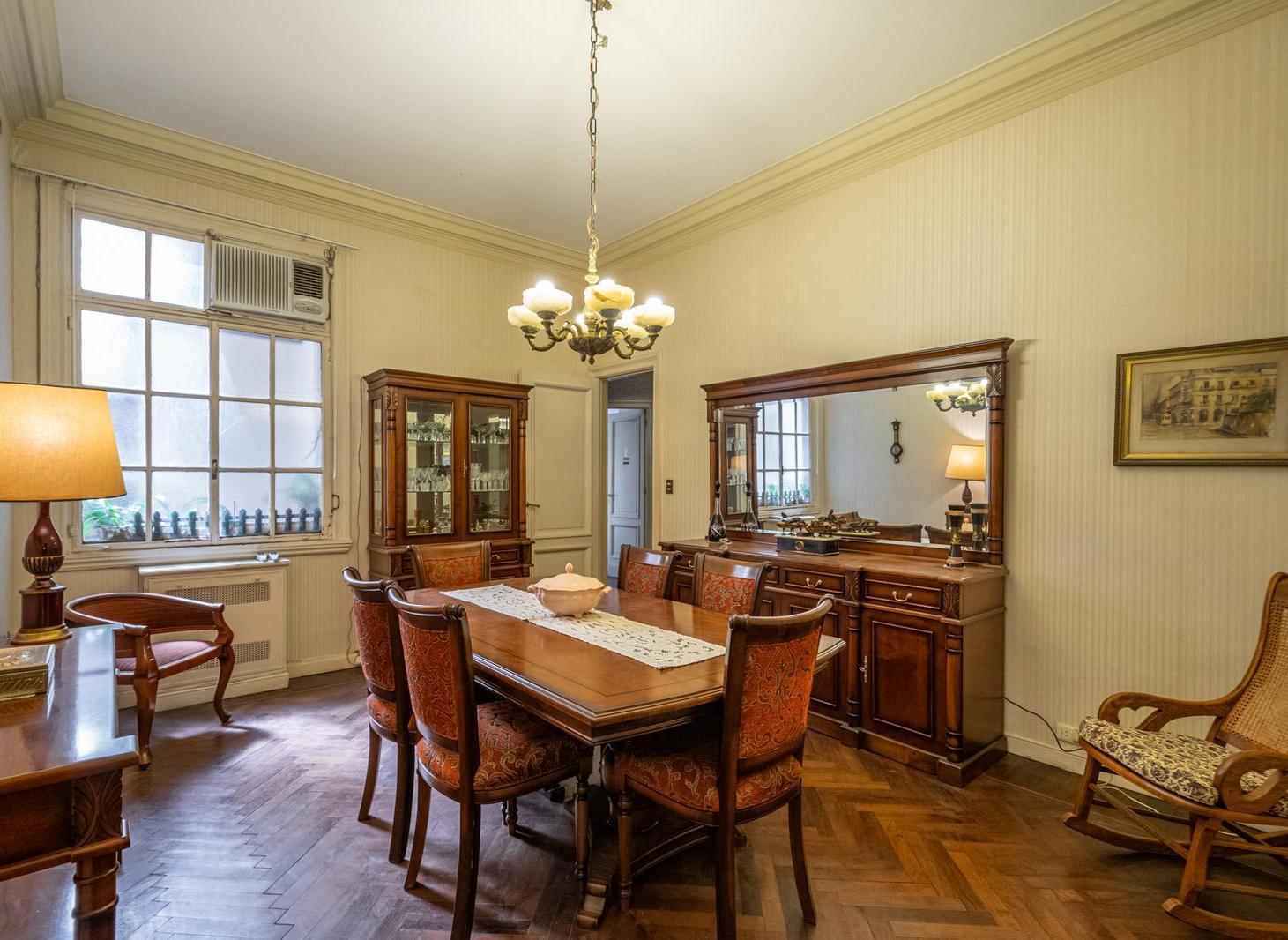 Foto de Venta Departamento de Estilo 4 Ambientes con Dependencia 146 m², imagen 2