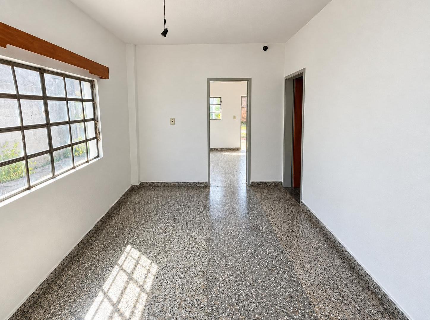 Foto de Casa Apto Crédito en Haedo | Lote de 290 m² Ideal Inversión o Refacción, imagen 3