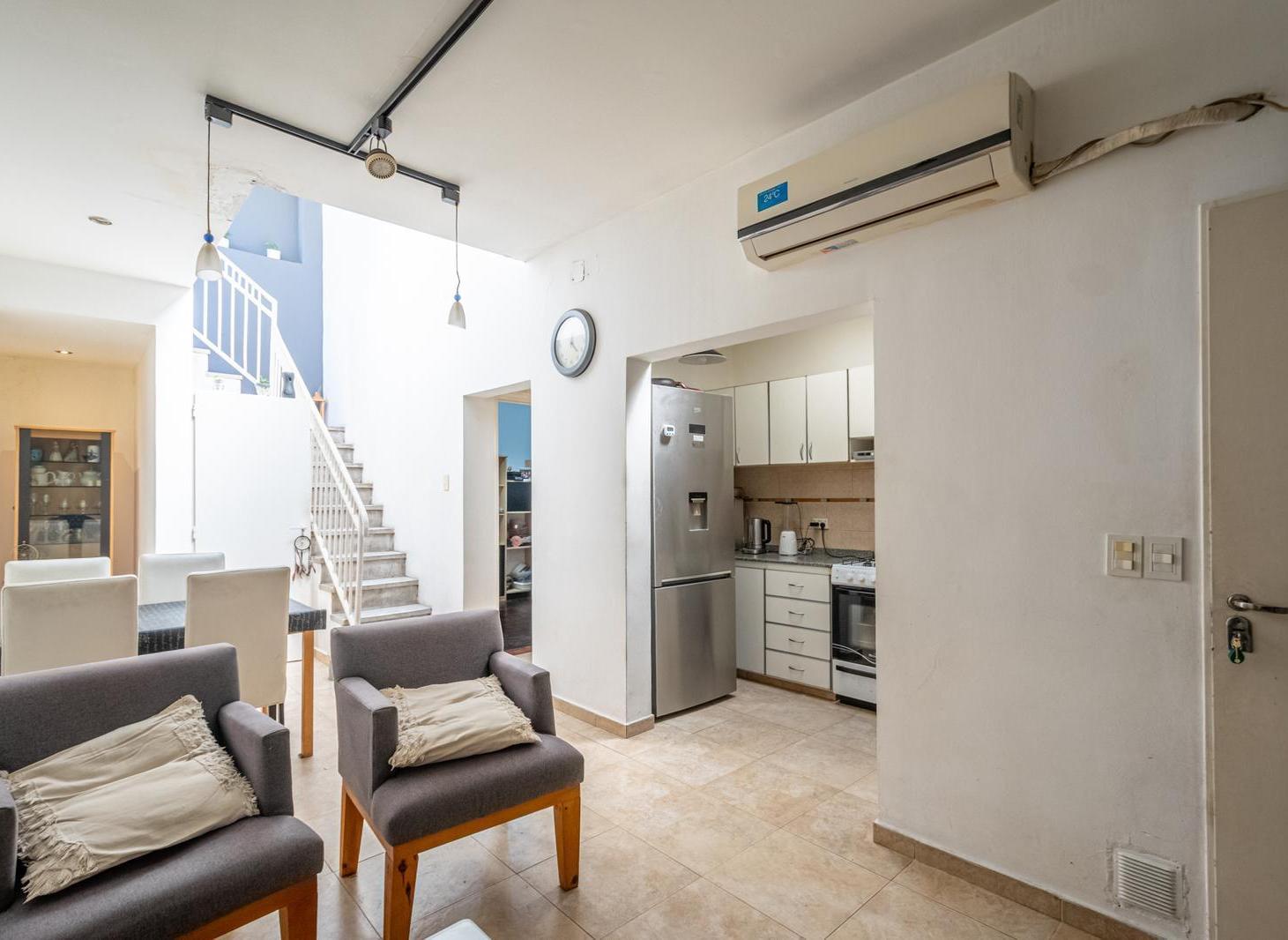Foto de Casa con 4 unidades PHs cochera/local y terraza – Ideal renta – Villa, imagen 3