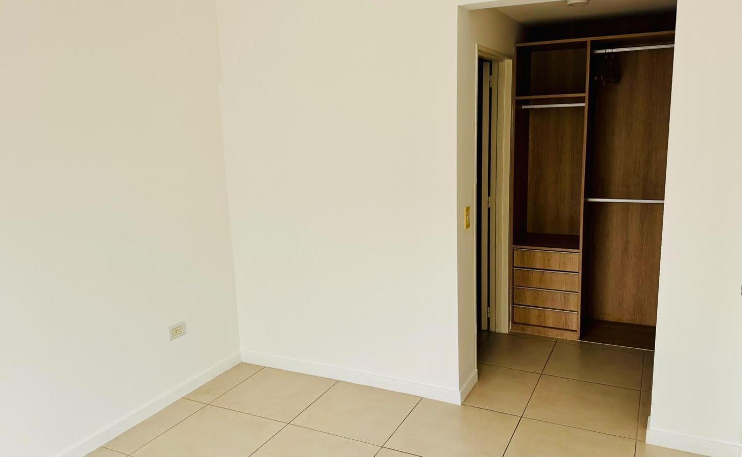 Foto de Alquiler Departamento 2 Ambientes con Balcón y Baulera Recoleta CABA, imagen 5