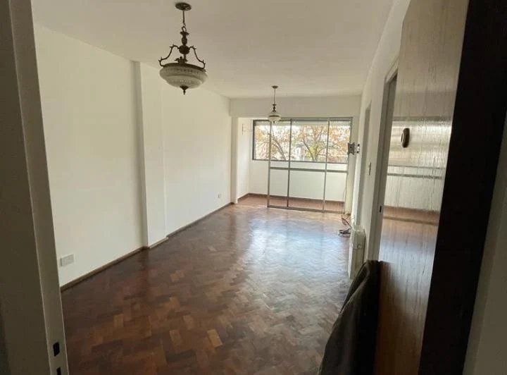 PISO  EXLUSIVO EXTERNO  2 DORMITORIOS Y COMODIN  CON COCHERA 2