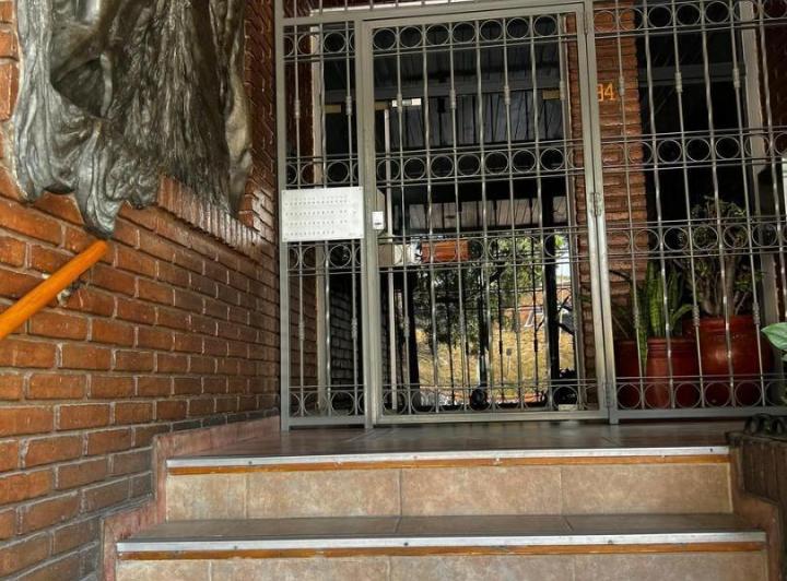 VENDO DEPTO 2 DORM CON COCHERA BALCÓN SOBRE POETA LUGONES 2