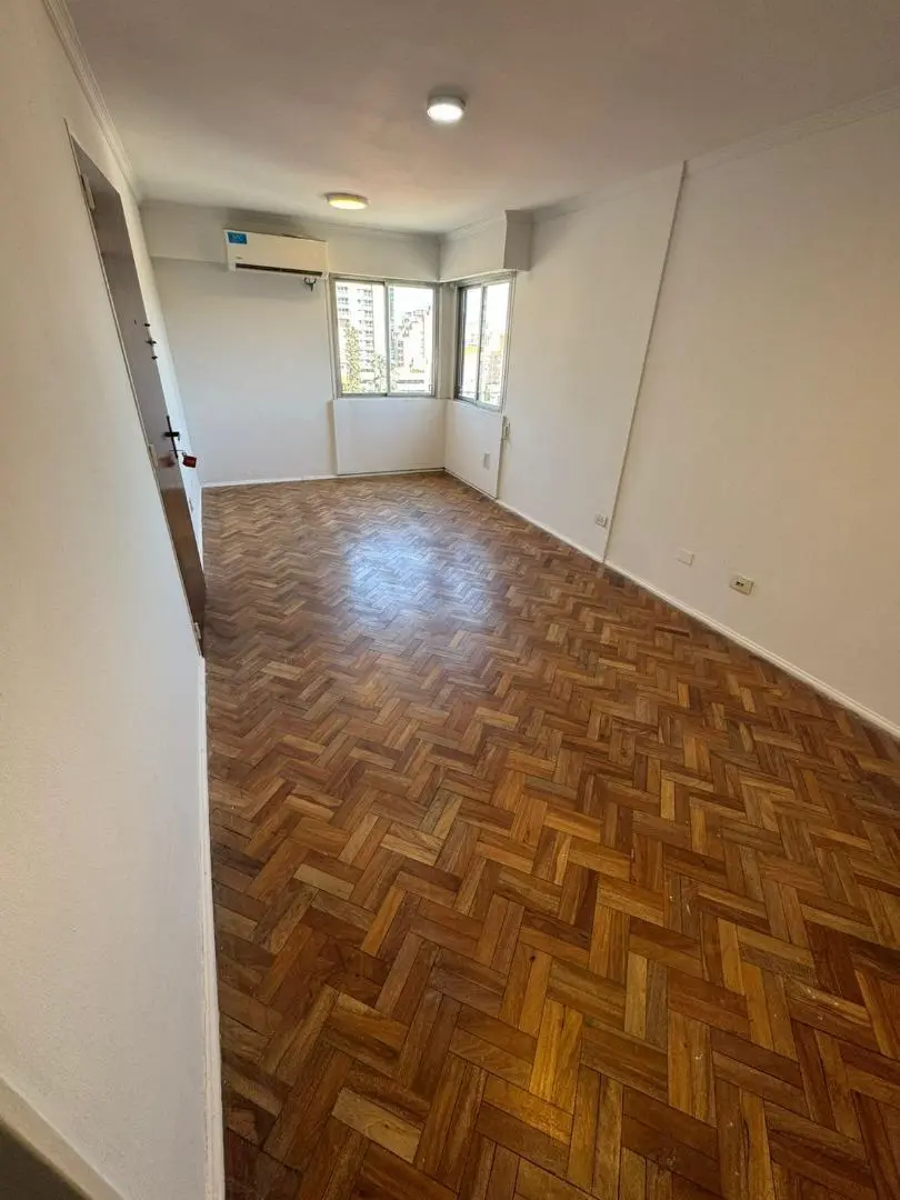 DEPARTAMENTO VENTA AV YRIGOYEN DOS DORM FRENTE 5