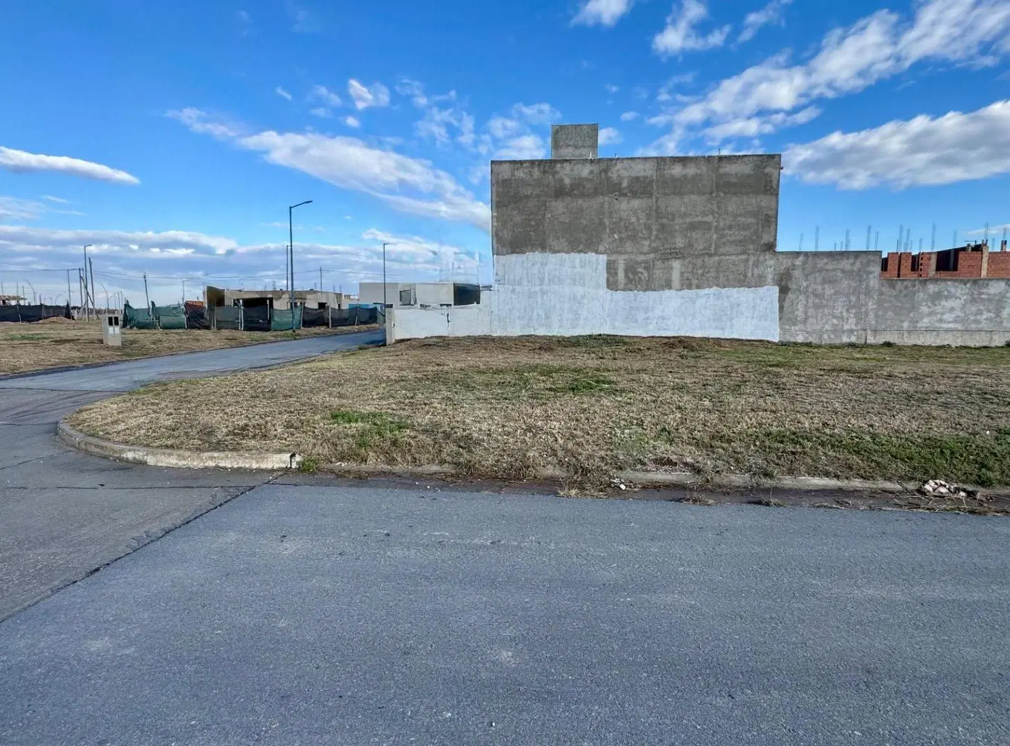 LOTE APTO DUPLEX CON PROYECTO EN CAMPOS DE MANANTIALES 3
