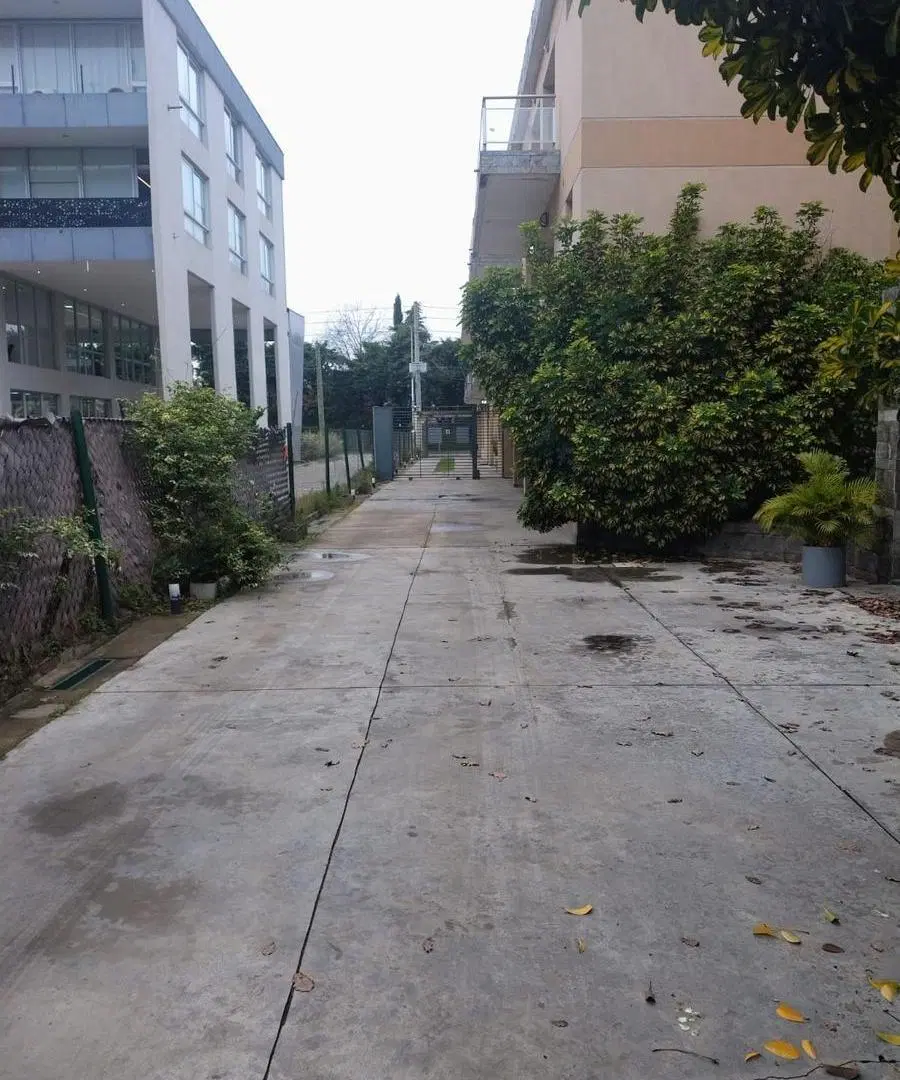 SE  VENDE DEPARTAMENTO- LOS ROBLES CANNING 4