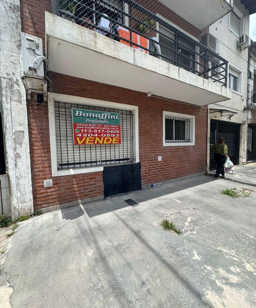 Departamento de 3 ambientes con cochera