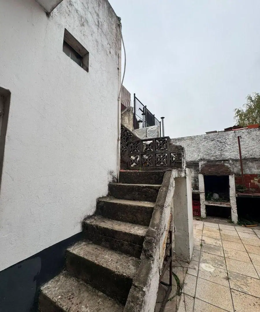 Casa dos dormitorios y terraza 8