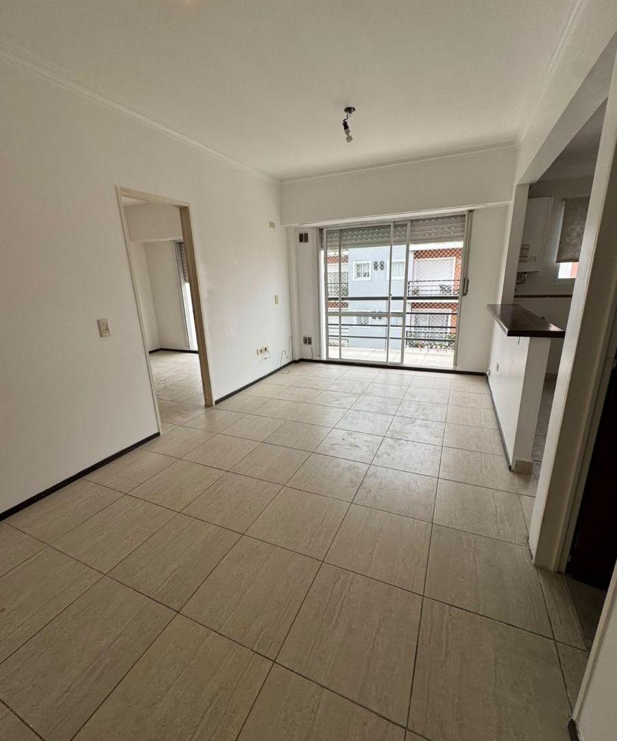 Foto de Departamento de 2 ambientes con cochera y balcon, imagen 3
