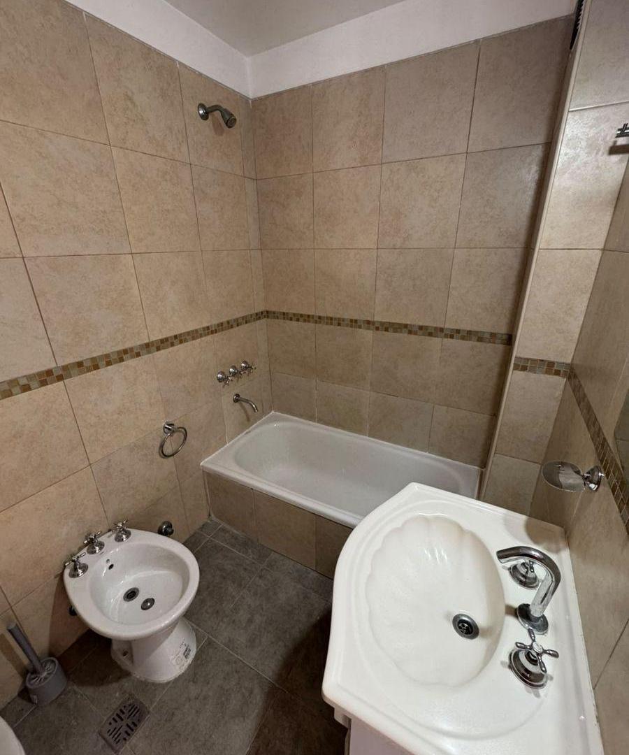 Foto de Departamento de 2 ambientes con cochera y balcon, imagen 5