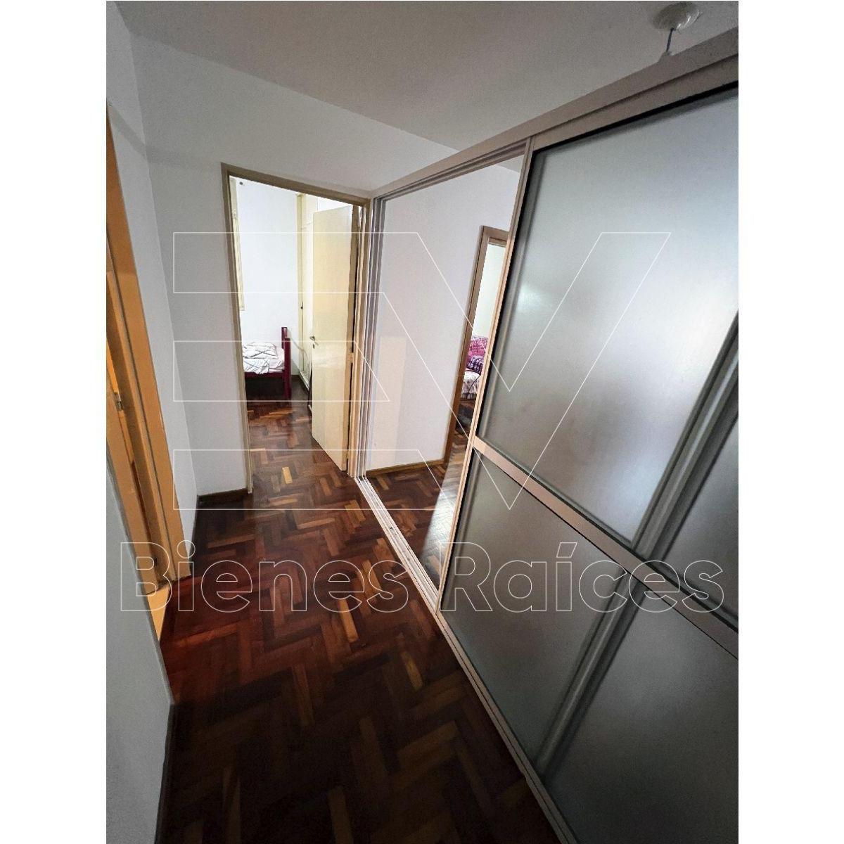 Venta. Centro. Depto 2 Dorm Piso Alto con Balcon. Independencia Esq Duarte Quiros! a m de Facult 5
