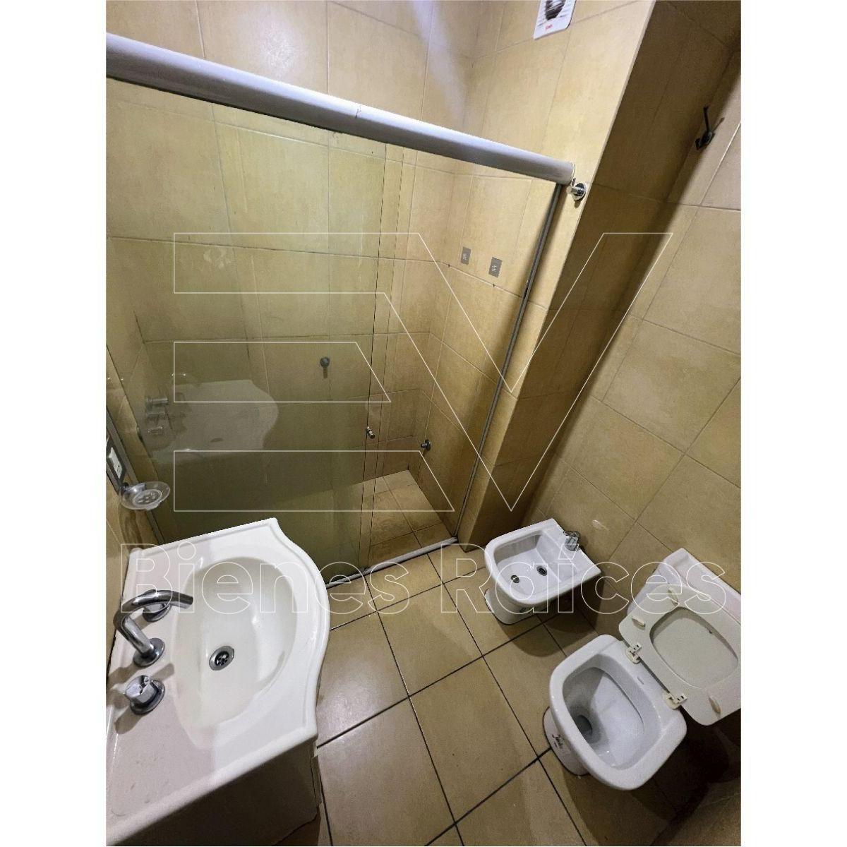 Venta. Centro. Depto 2 Dorm Piso Alto con Balcon. Independencia Esq Duarte Quiros! a m de Facult 3
