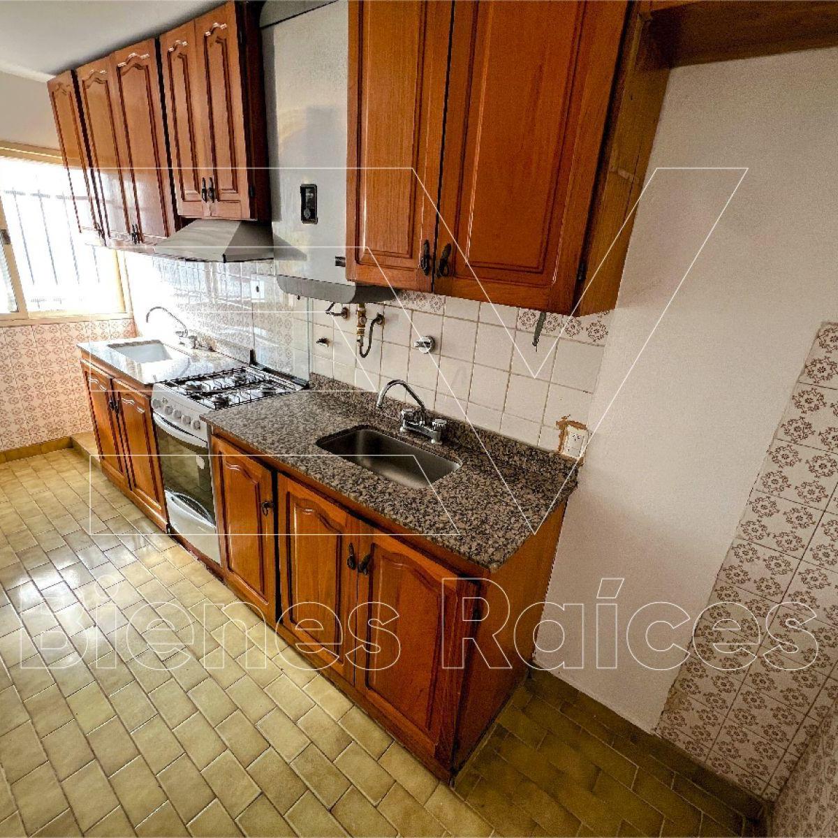 Venta. Centro. Depto 2 Dorm Piso Alto con Balcon. Independencia Esq Duarte Quiros! a m de Facult 1