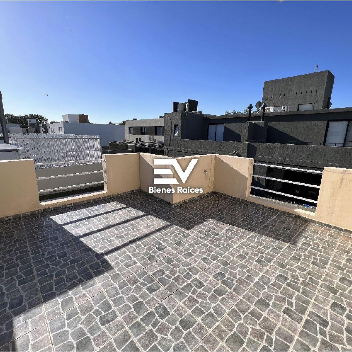 Venta. Oportunidad! Apta Credito! Greenville 2. Hermosa Casa (No Duplex) 3 Dorm + 4 Baños + Garage. 2