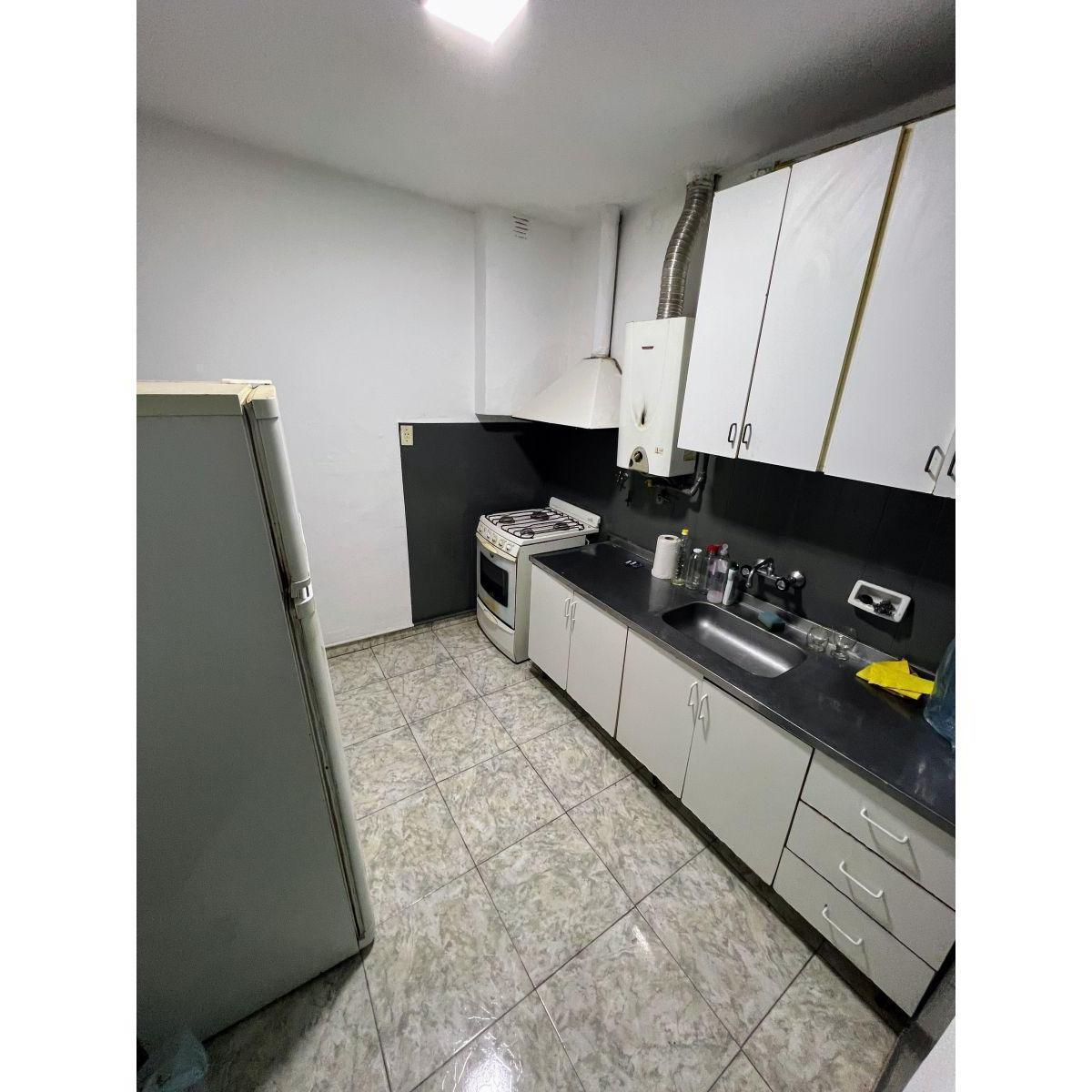 Venta. Centro/nvacba. Importante Propiedad Ideal Para Geriatrico/hostel/empresa. 470 m Terreno 320 1