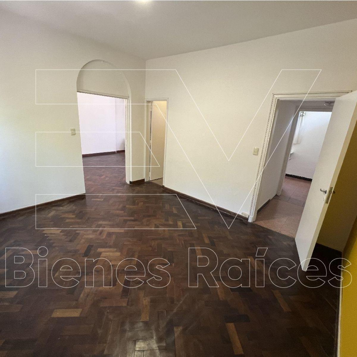 Venta. Rogelio Martinez. Casa + 2 Departamentos. Ideal Familia Grande o Inversor. Titulos Perfectos 2