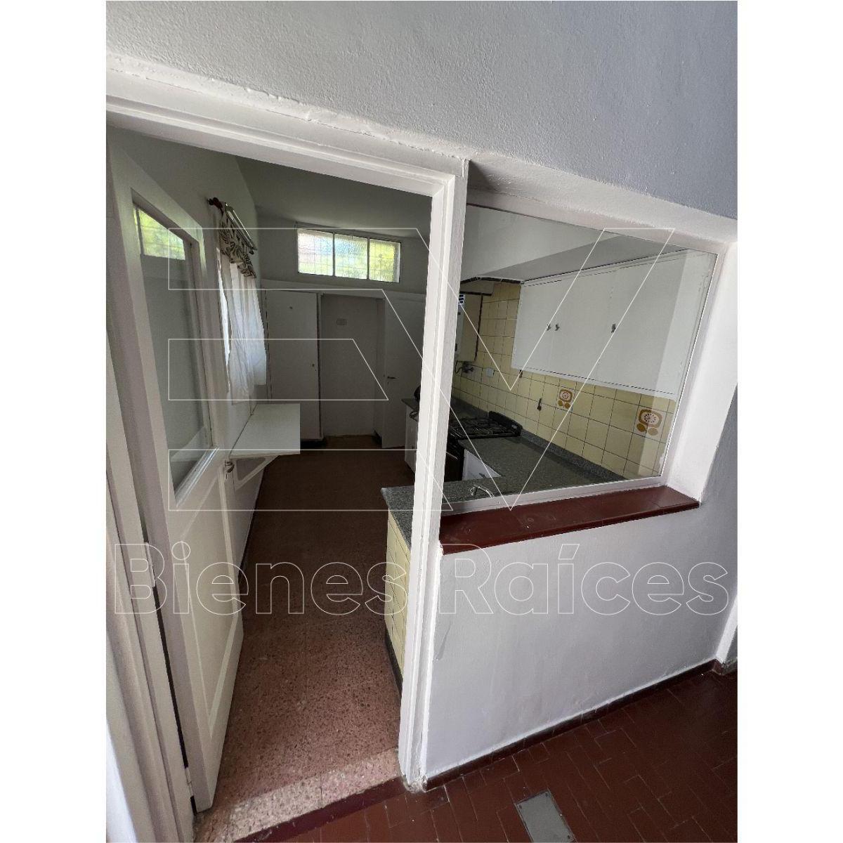 Venta. Rogelio Martinez. Casa + 2 Departamentos. Ideal Familia Grande o Inversor. Titulos Perfectos 3
