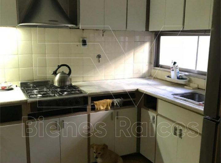 VENTA. ROGELIO MARTINEZ. EXCEPCIONAL PROPIEDAD 3 DORM COCHERA DOBLE. 430 MTS TERRENO. 225 MTS CUBIER 5