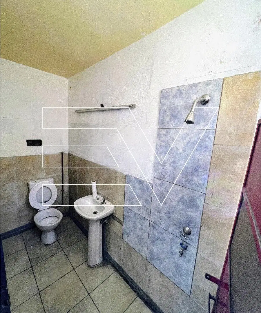 ALQUILER. B° DUCASSE. GALPON 250 M2. A MTS DEL CENTRO 4
