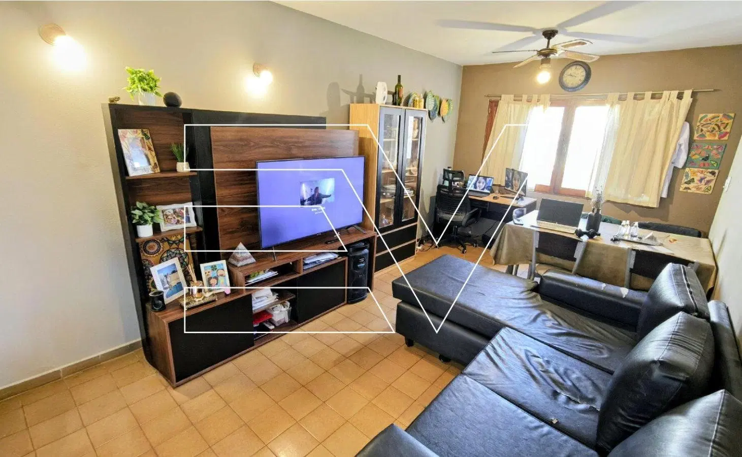 VENTA. B° PROVIDENCIA. AMPLIA PROPIEDAD. 4 DORM 3 BAÑOS. GRAN PATIO Y GALERIA. GARAGE 4