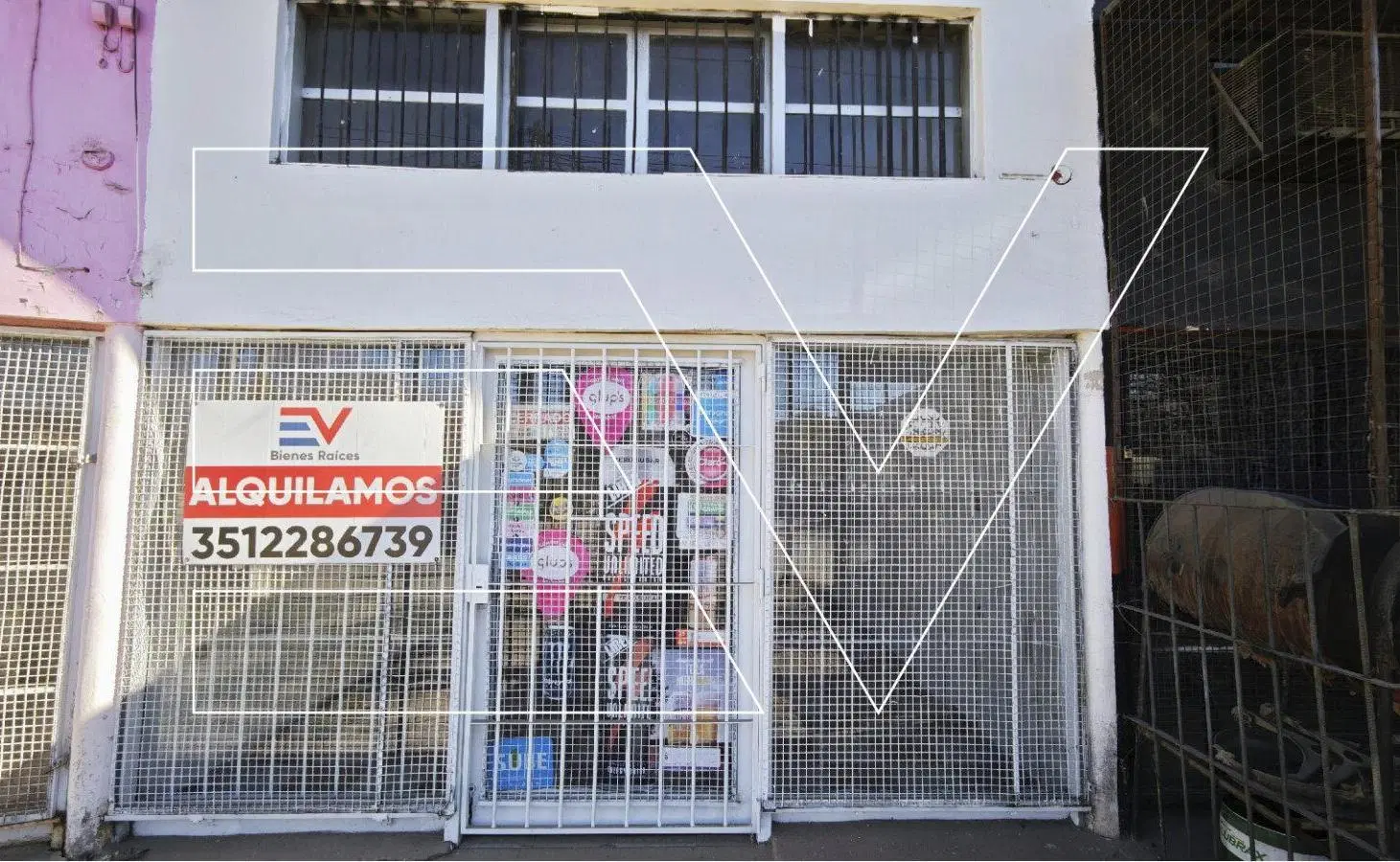 ALQUILER. AV BODEREAU 8400. LOCAL 40 M2 BAÑO PROPIO. NO PAGA EXPENSAS 3