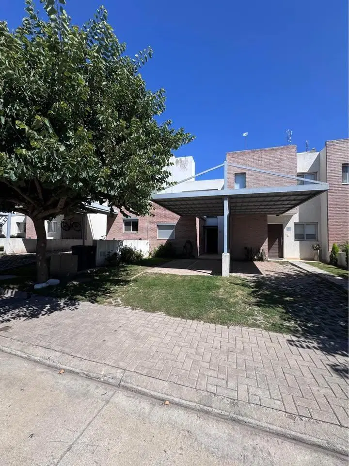 Duplex en alquiler en housing de manantiales 3 dormitorios 5