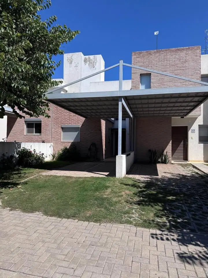 Duplex en alquiler en housing de manantiales 3 dormitorios 4