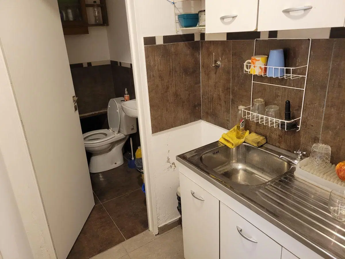 VENDE O VENDE - Oportunidad Depósito con Oficinas - Ubicación Estratégica - 215M2 aproximados. 5