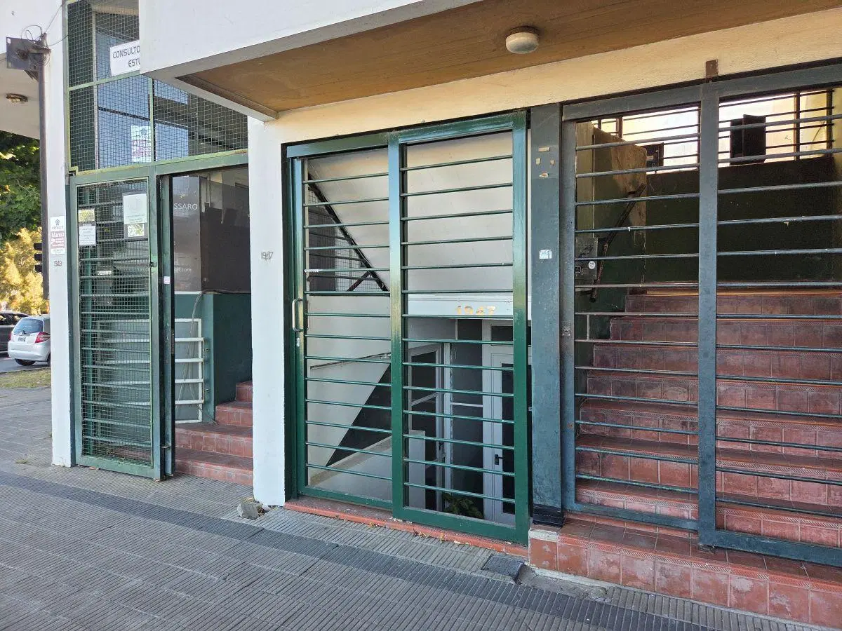 VENDE O VENDE - Oportunidad Depósito con Oficinas - Ubicación Estratégica - 215M2 aproximados. 4