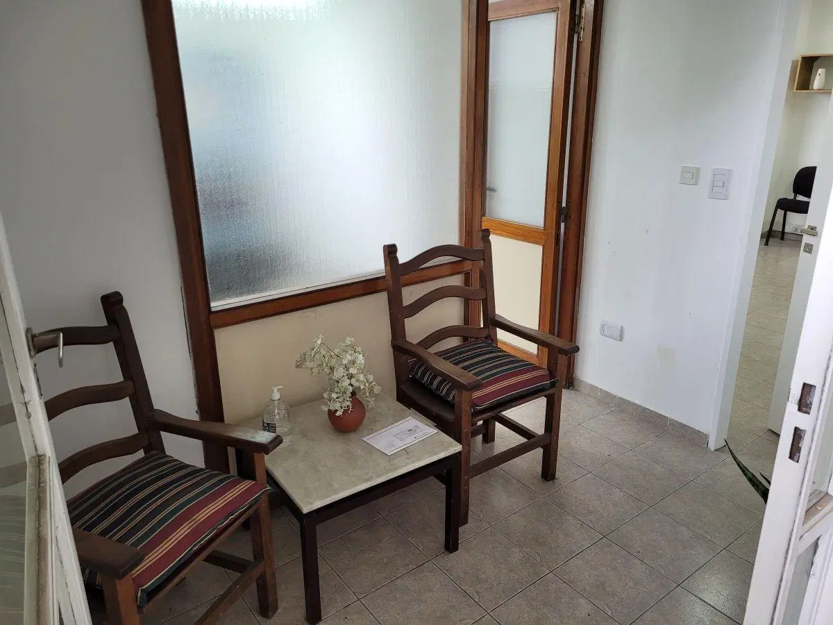 Vende o Vende - Oportunidad Inmueble Deposito y Oficina - Ubicación Estratégica - 215 m² Aproximados 2